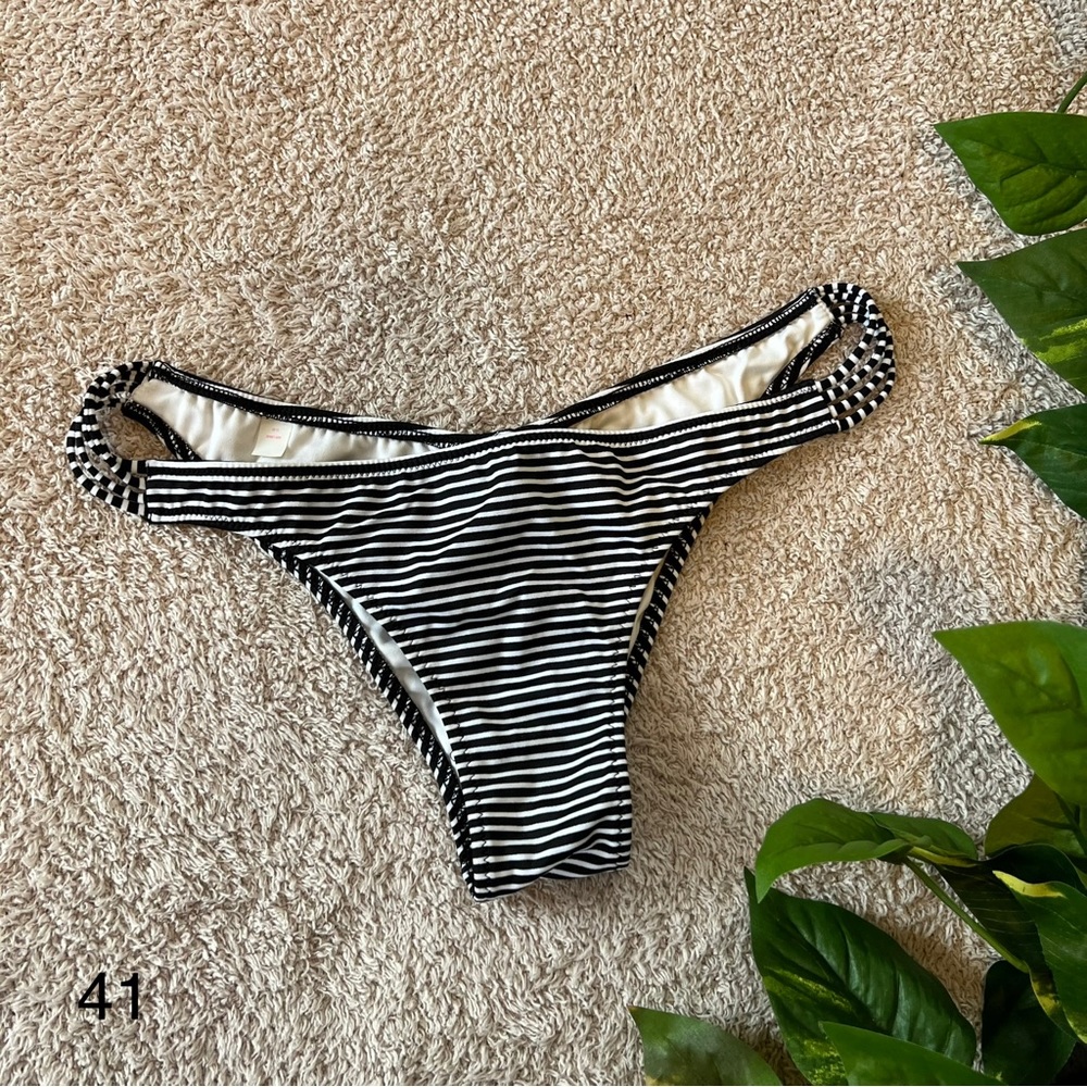 Victoria’s Secret, bikini bottom, size medium